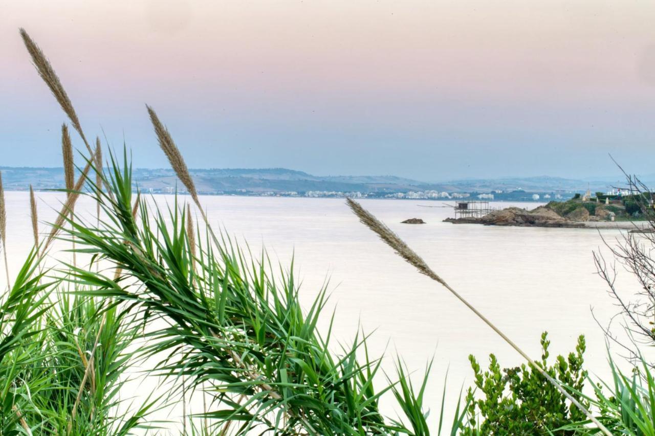 Residenze Longhi Bed and Breakfast Vasto Exteriör bild